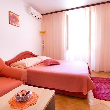 Apartment And Room Daria Vis Exterior foto