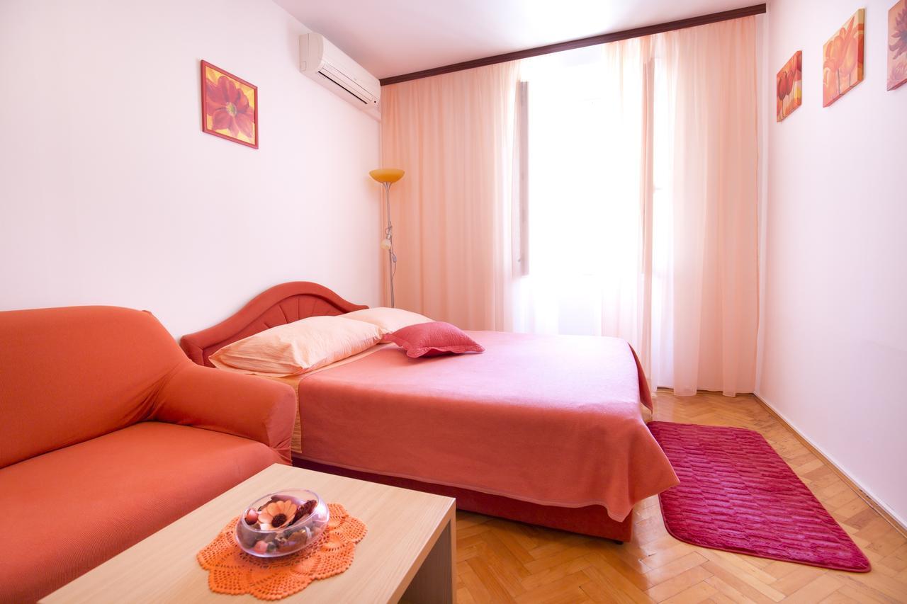 Apartment And Room Daria Vis Exterior foto