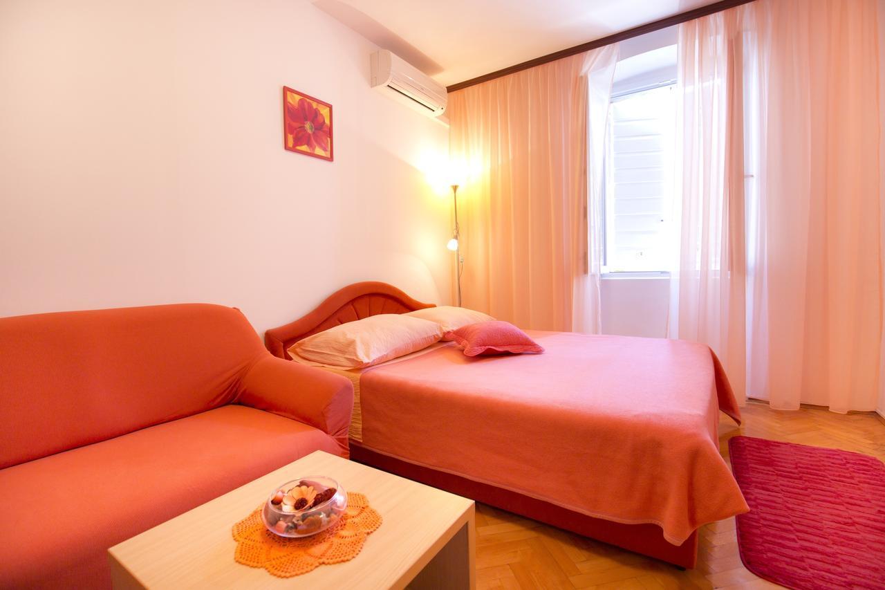 Apartment And Room Daria Vis Exterior foto