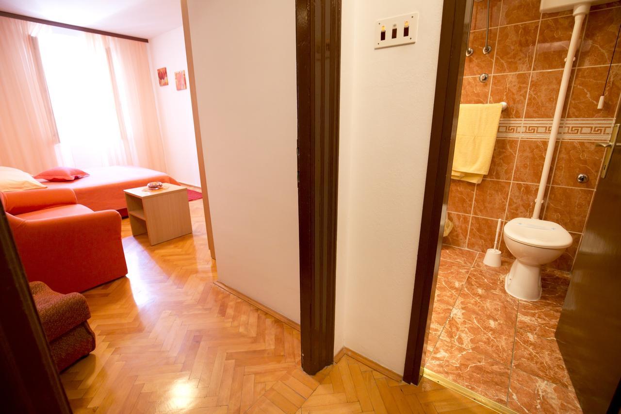 Apartment And Room Daria Vis Exterior foto
