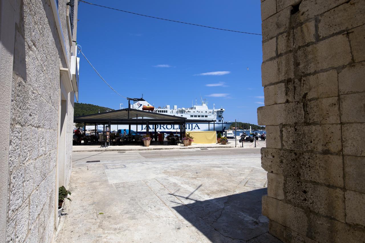 Apartment And Room Daria Vis Exterior foto